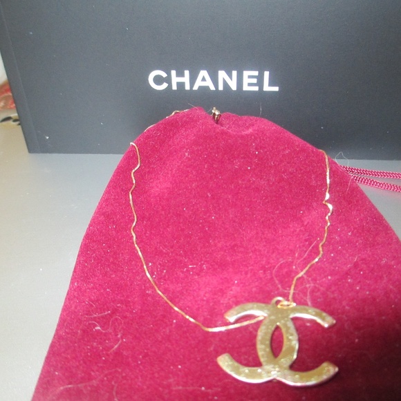 CHANEL AUTHENTIC GOLD CHAIN AND GOLD PLATED CC EMBLEM NECKLACE
